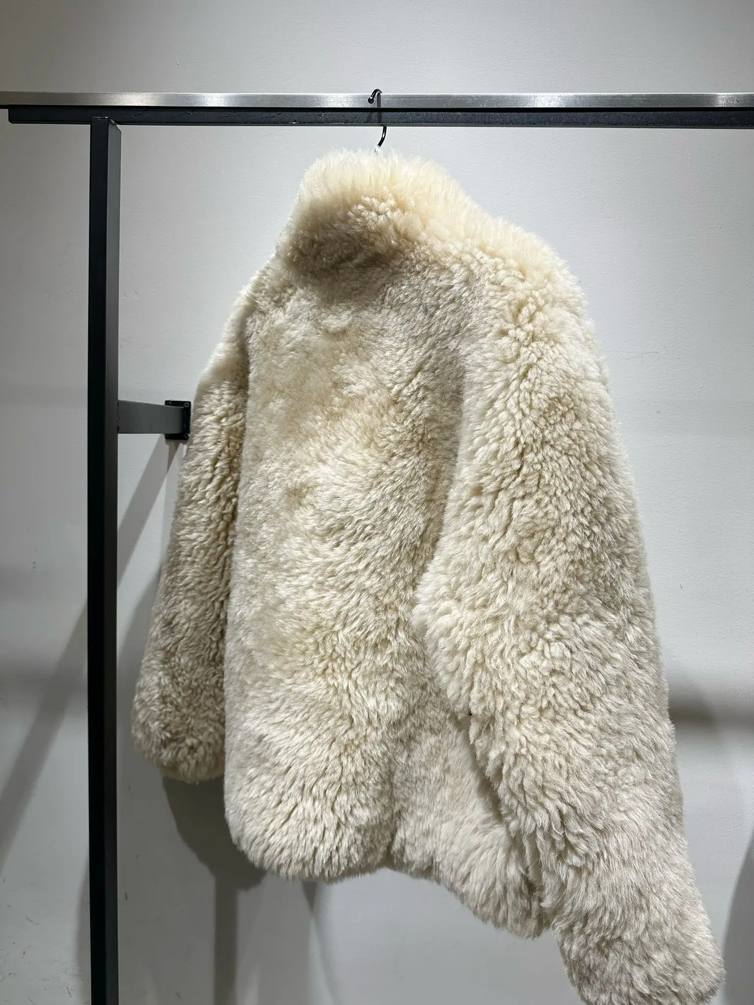 Одно пальто с отворотом из меха модное простое удобное универсальное теплое 2024 осень и зима новинка 1219