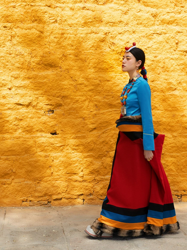 Зимний тибетский халат для женщин, двухслойный костюм из толстой шерсти, сшитый из тибетского халата, женские традиционные платья, Тибетская одежда