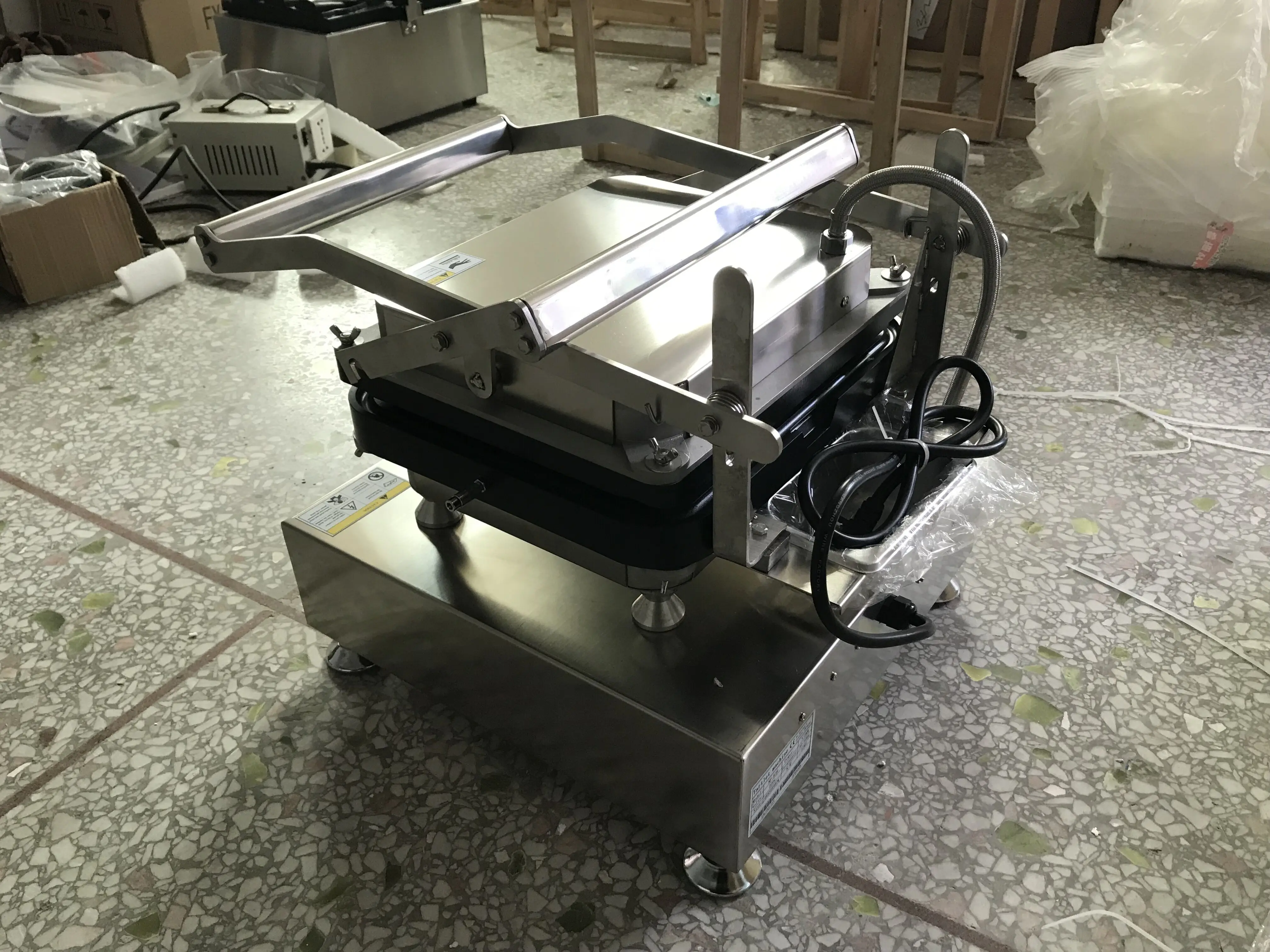 Модель 839 Коммерческая машина для приготовления круглых тарталеток на 30 отверстий размером 32 * 32 мм для приготовления яичных тарталеток и сырных тарталеток