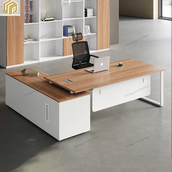 Сочетание стола и стула босса простое, современное и подходит для стола менеджера из одного человека, стола супервайзера и рабочего стола персонала.