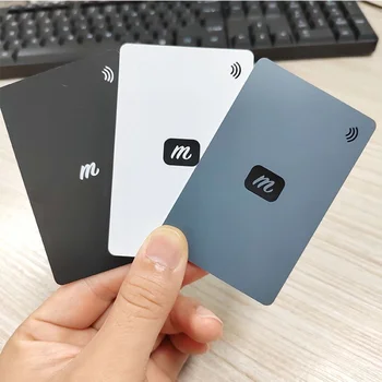 Индивидуальный.продукт.Горячая распродажа пластиковой визитной карточки социальной программы NFC с точечным УФ-излучением и уникальным QR-кодом
