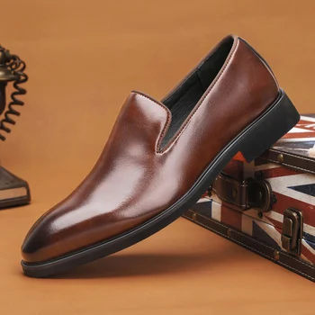 Мужские лоферы итальянского бренда, мужские коричневые повседневные туфли на мягкой подошве с красной подошвой из лакированной кожи, уличные деловые модельные туфли, большой размер： 38-48